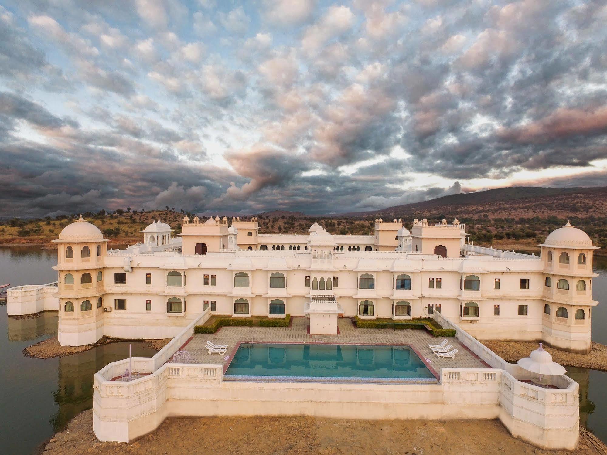Juesta Lake Nahargarh Palace, Chittorgarh Parsoli Ngoại thất bức ảnh